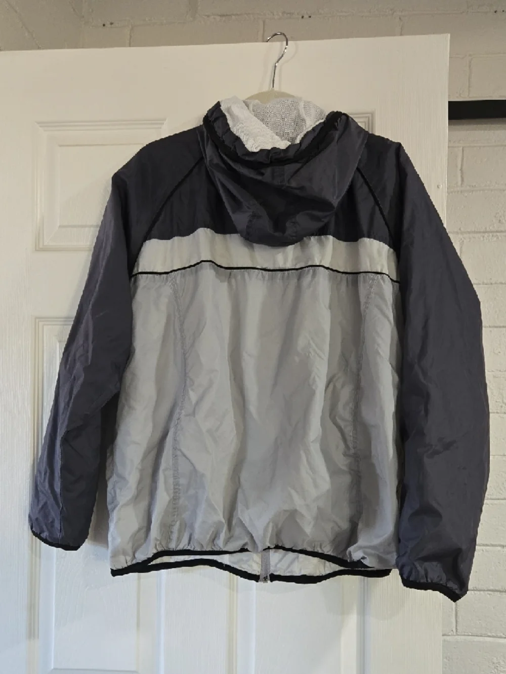 Wilson Men's Hooded Two-Tone Windbreaker Jacket in Dark Blue & Light Gray Size L